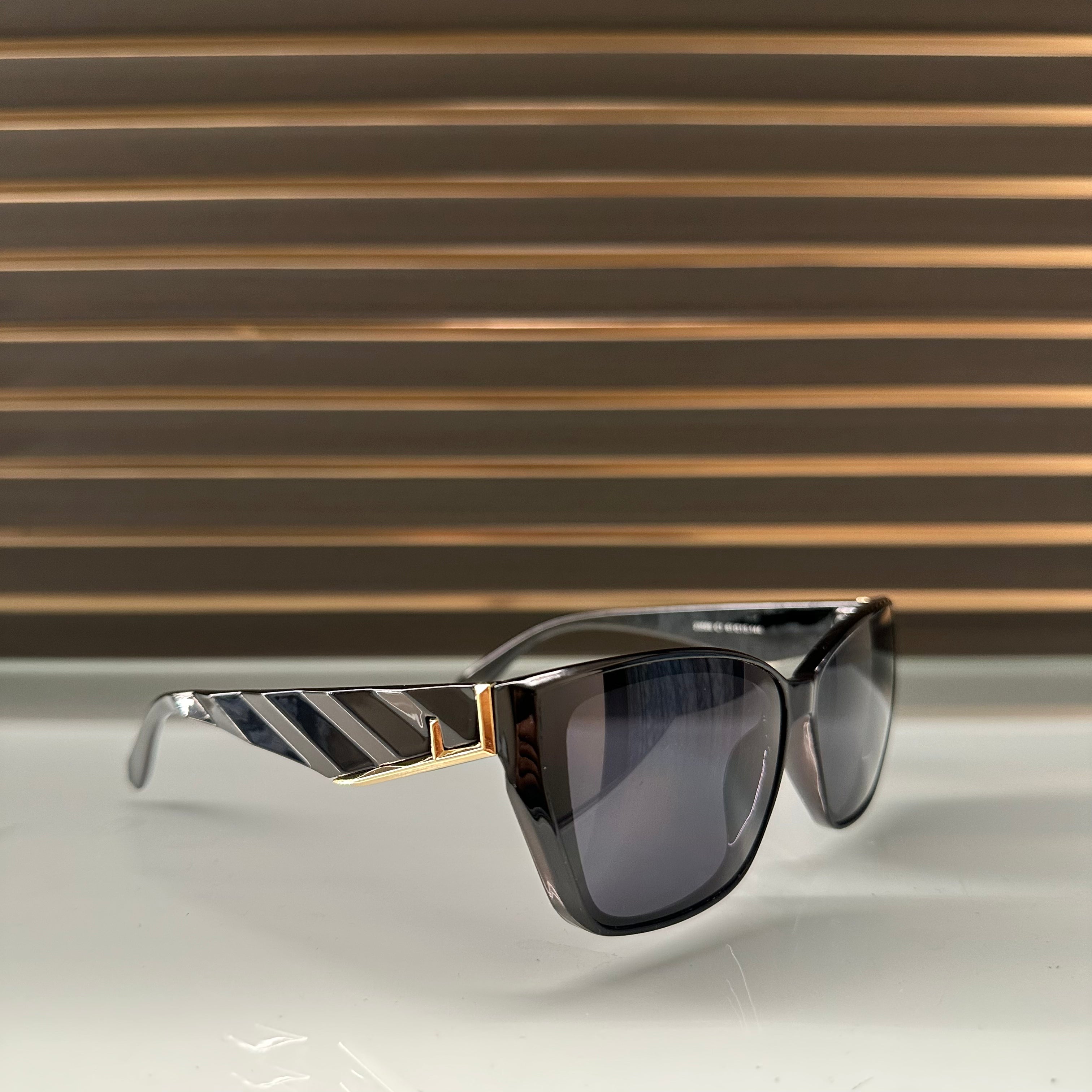Fendi 23568 Rectangular sunglasses