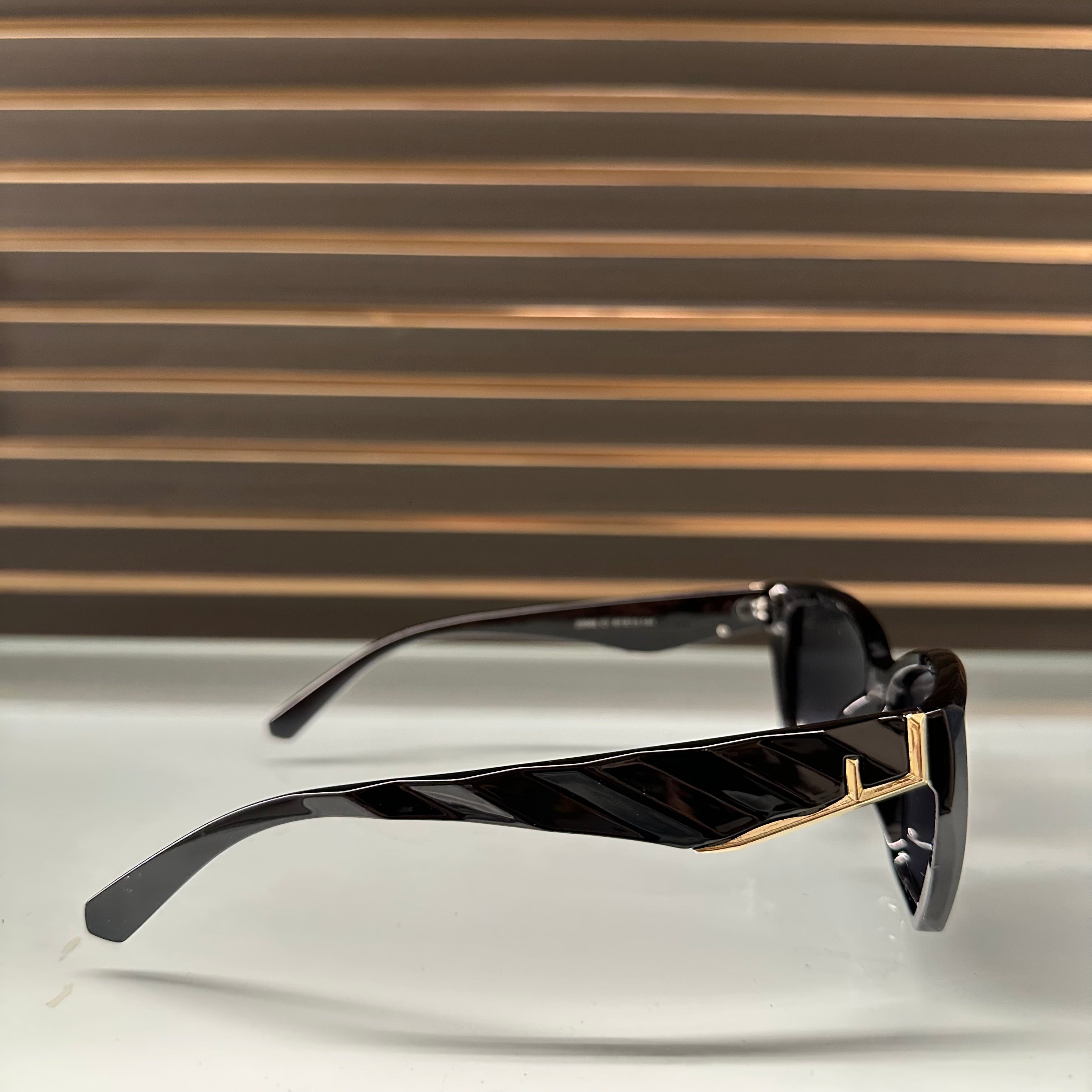 Fendi 23568 Rectangular sunglasses