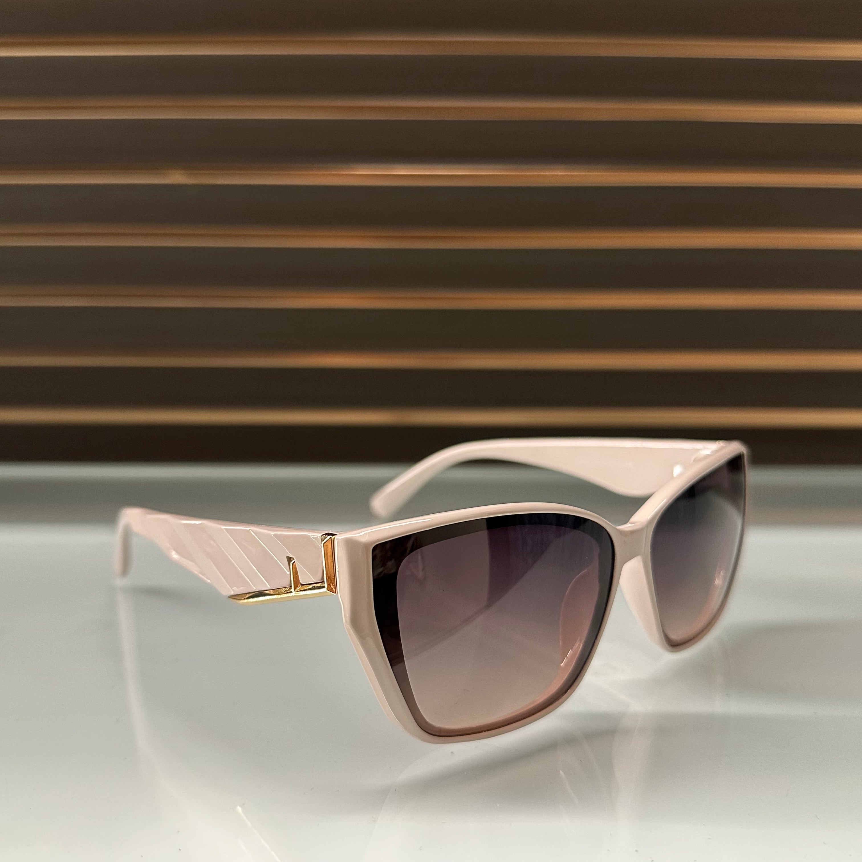 Fendi 23568 Rectangular sunglasses