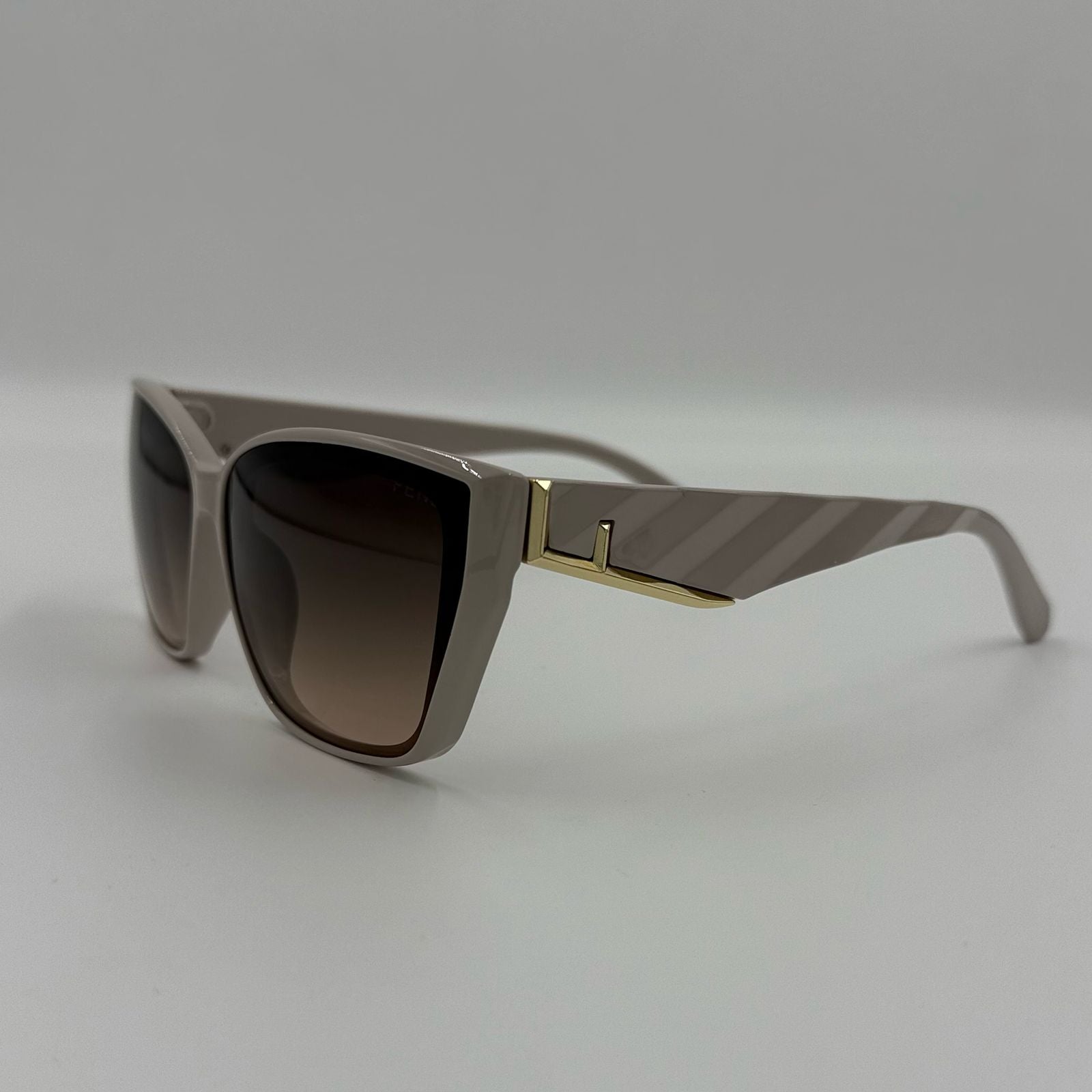 Fendi 23568 Rectangular sunglasses