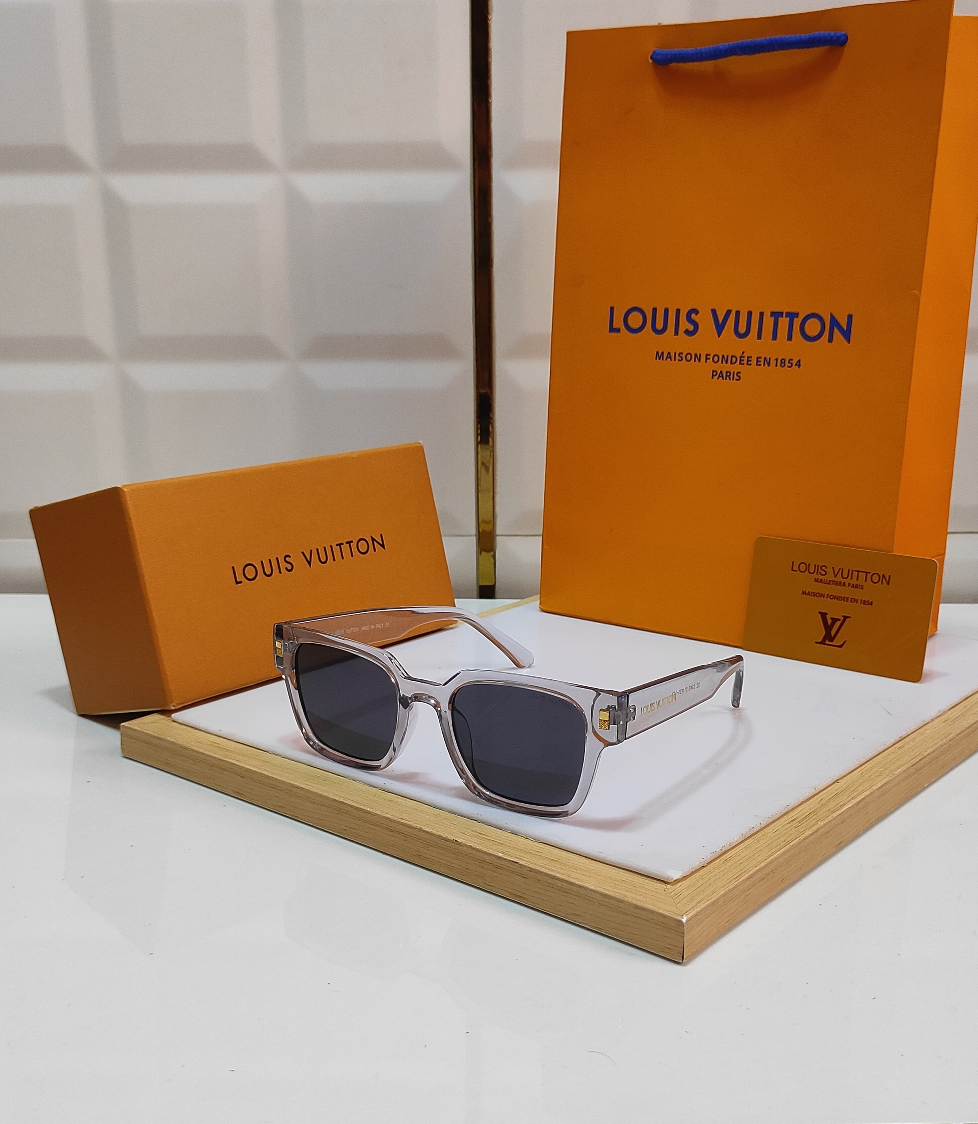 LOUIS VUITTON Square Sunglasses