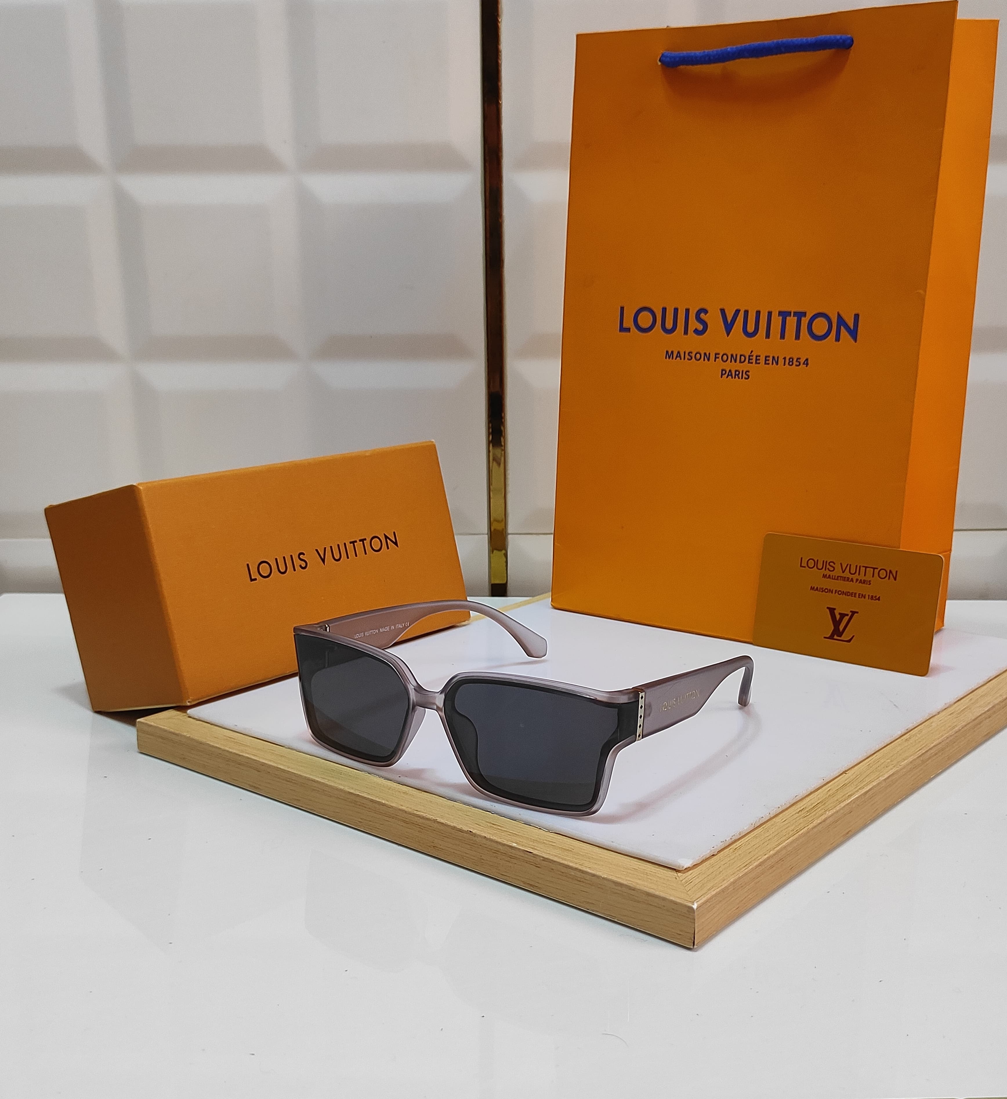 LOUIS VUITTON Square Sunglasses