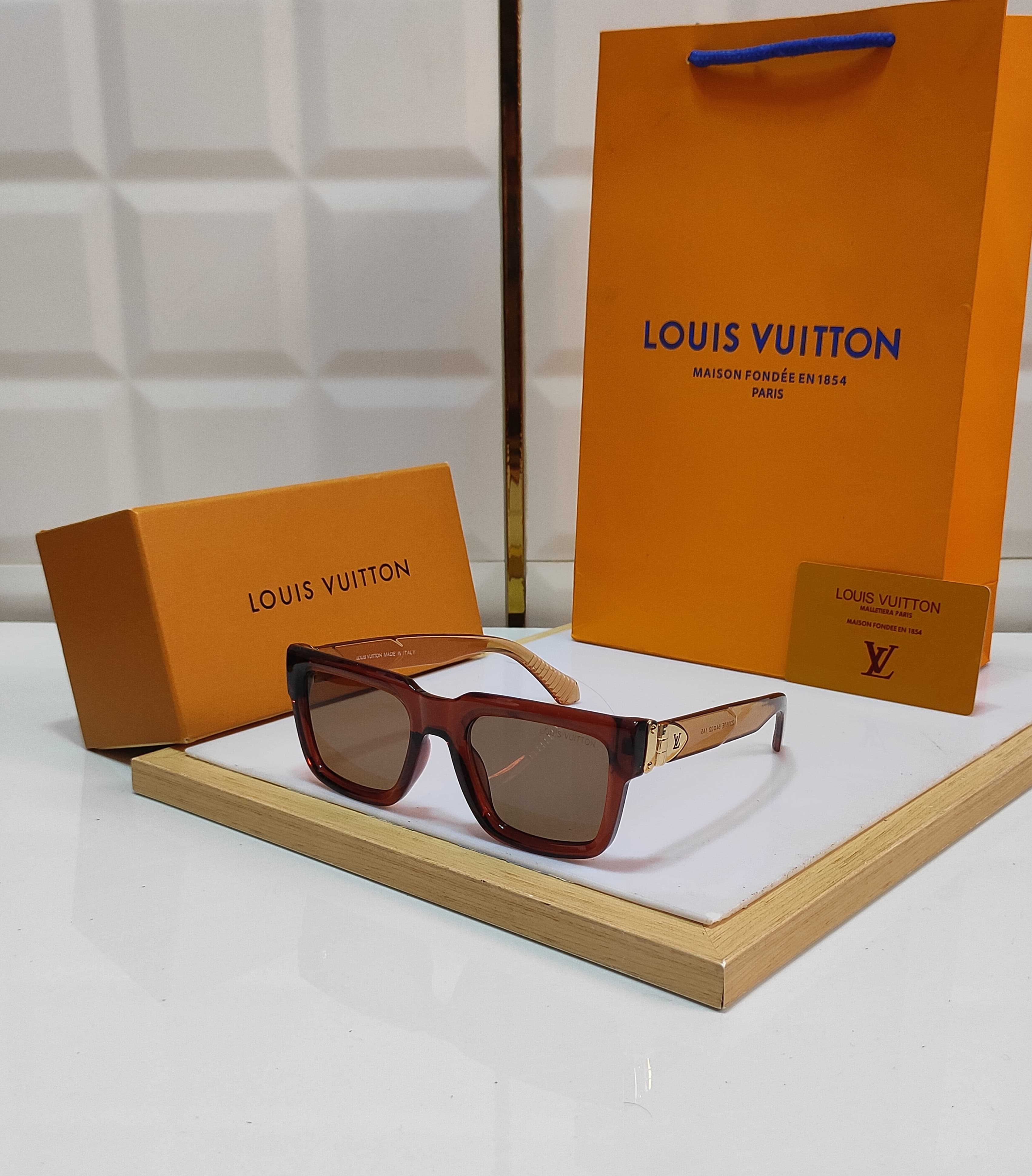 LOUIS VUITTON Square Sunglasses