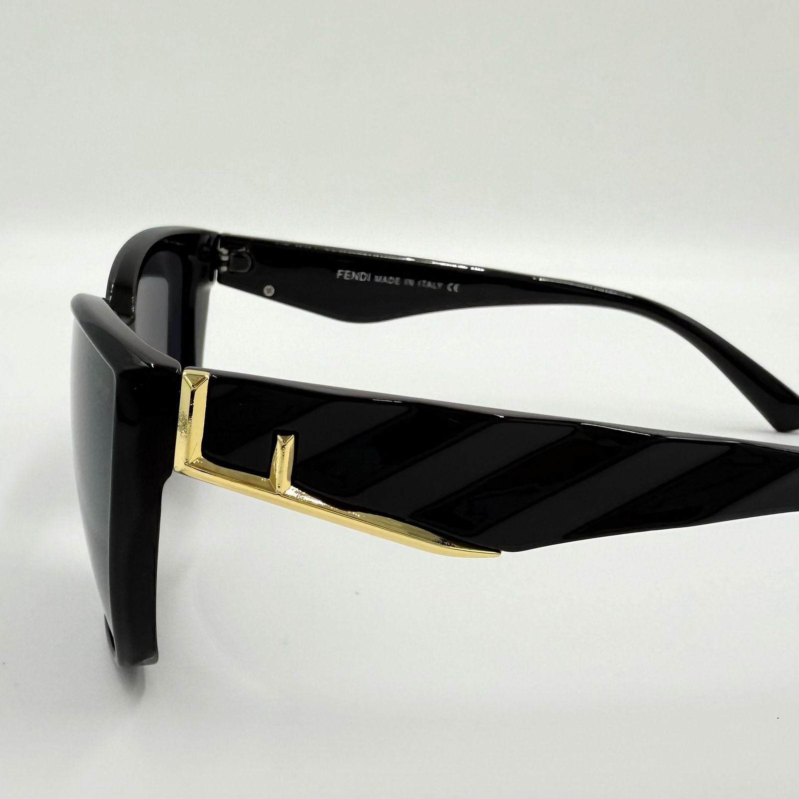 Fendi 23568 Rectangular sunglasses